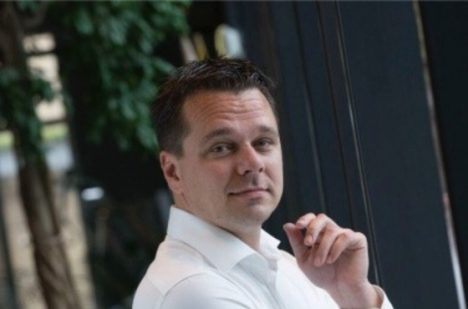 Stephan, Co-founder